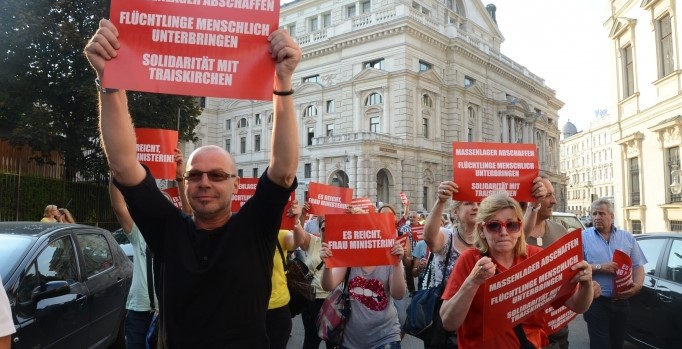 Avusturya’da mülteci karşıtı protesto düzenlendi