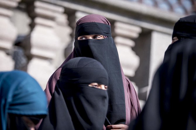 Danish police fine Turkish tourist for wearing face veil