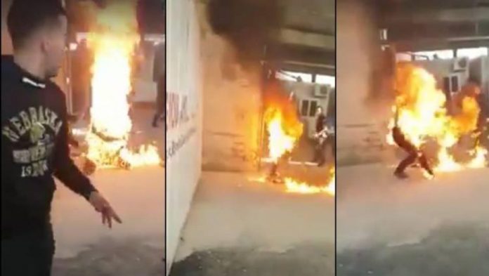 Syrian refugee sets himself on fire at a Greek migrant camp