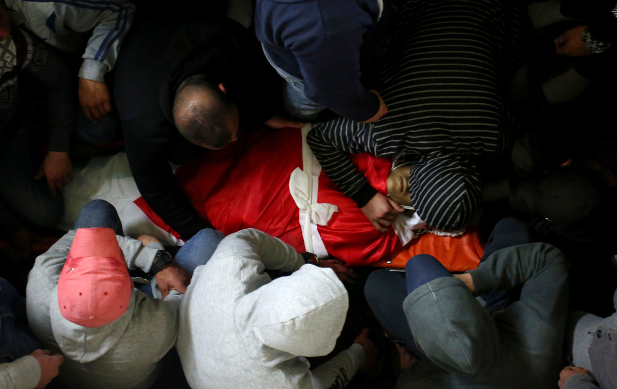 Palestinians slain number increased to 16