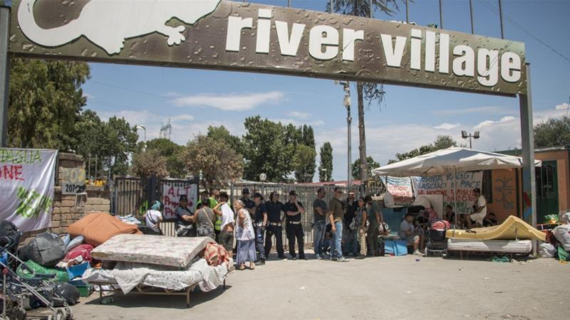 Hundreds of Roma forcibly evicted from camp in Rome