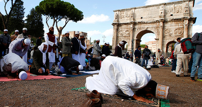 Italian Muslims hold prayer near Rome’s Colosseum to protest restrictions on worship