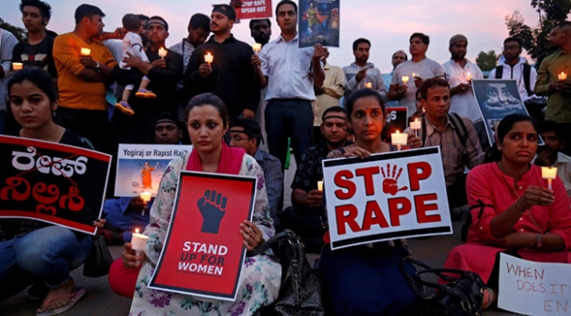 Hindistan’da tecavüze uğrayan bir çocuk yakıldı
