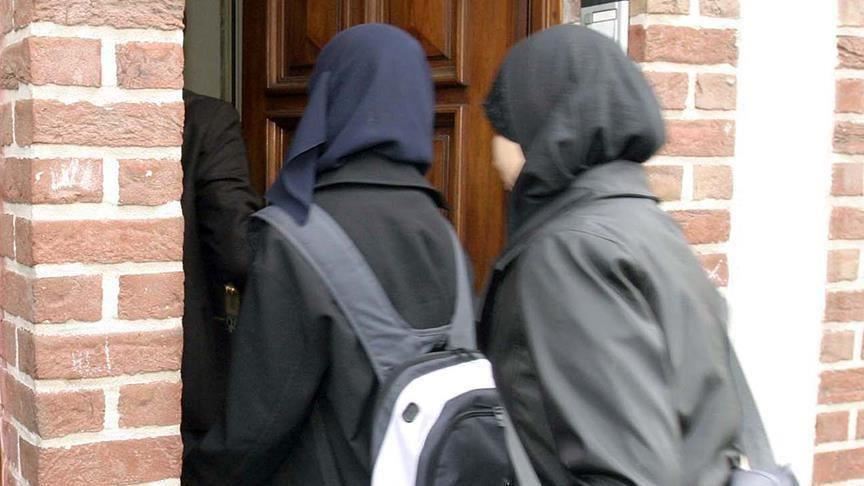 Appeals court upholds school headscarf ban