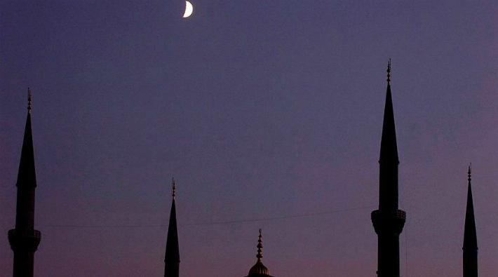 Macaristan’ın Asotthalom kentinde cami ve minare yapımı, ezan okunması, burka ve haşema giyilmesi yasaklandı