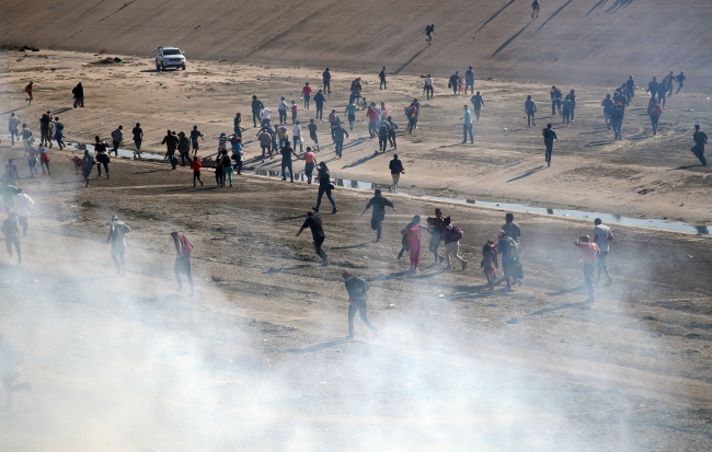Mexico asks US to investigate use of tear gas on migrants along border