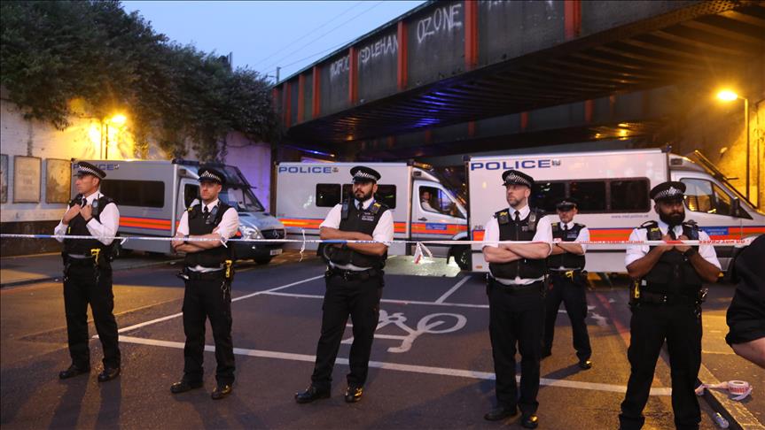 Londra’da teravih namazından çıkan Müslümanları hedef alan araçlı terör saldırısı düzenlendi