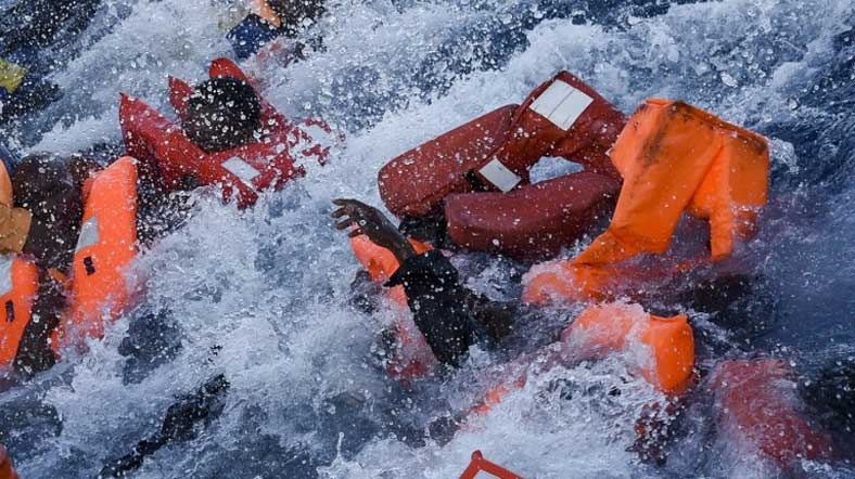 100 Refugees feared drowned in Mediterranean Sea