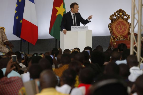 Macron Burkina Faso’da sömürgeci küstahlığıyla konuştu