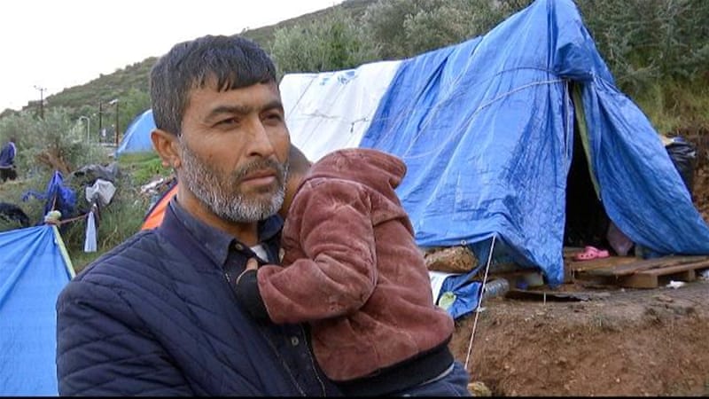 Greece: Thousands of asylum seekers enduring winter in tents