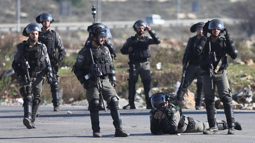 İsrail güçleri 21 Filistinliyi gözaltına aldı