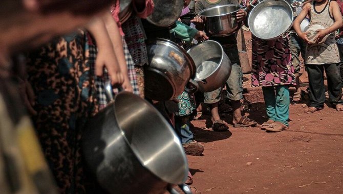 UN report: Pandemic year marked by spike in world hunger