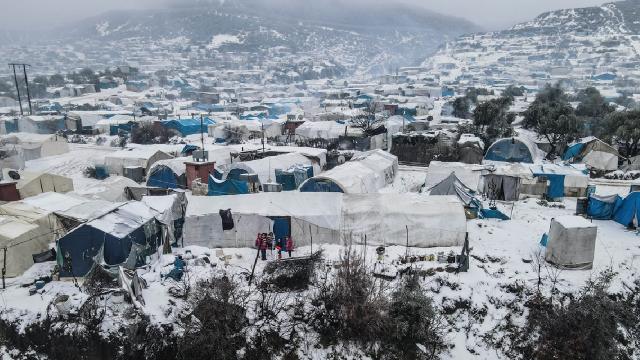 UN: 1000 tents collapsed with snowfall, 250 thousand Syrians affected by cold